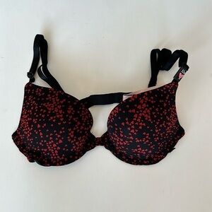 NWT Victoria’s Secret red hearts on black push-up bra Sz 32 B
